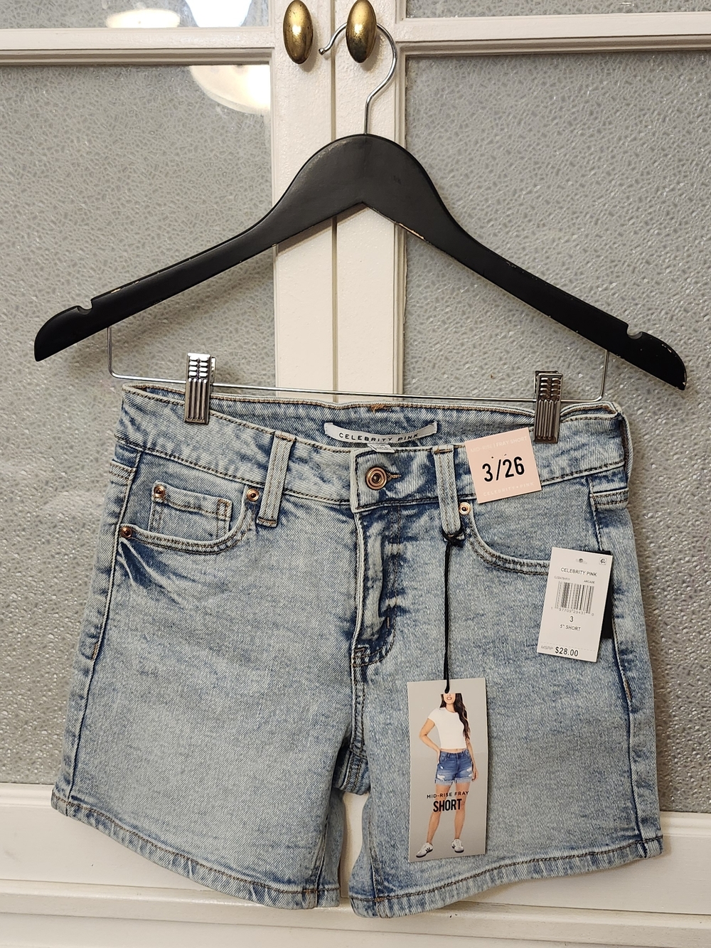 Light Wash Denim Shorts - Celebrity Pink Label (Size 3/26)